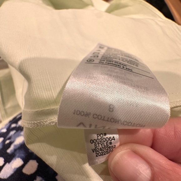 NWOT VINCE SIZE 8 women’s Elegant Light Green blouse - Picture 10 of 11